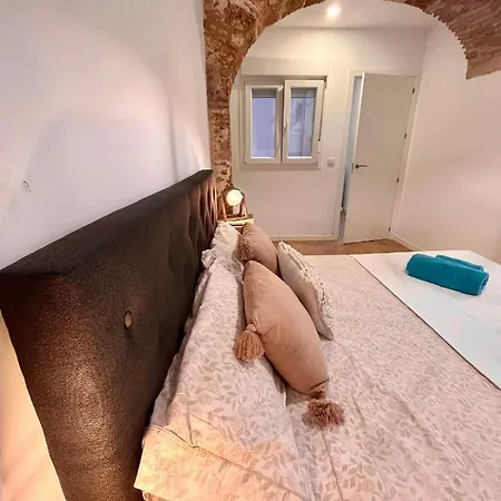 Gatu Premium La Pepa, Preferente Mayores De 25 Anos Y Familias Cadiz